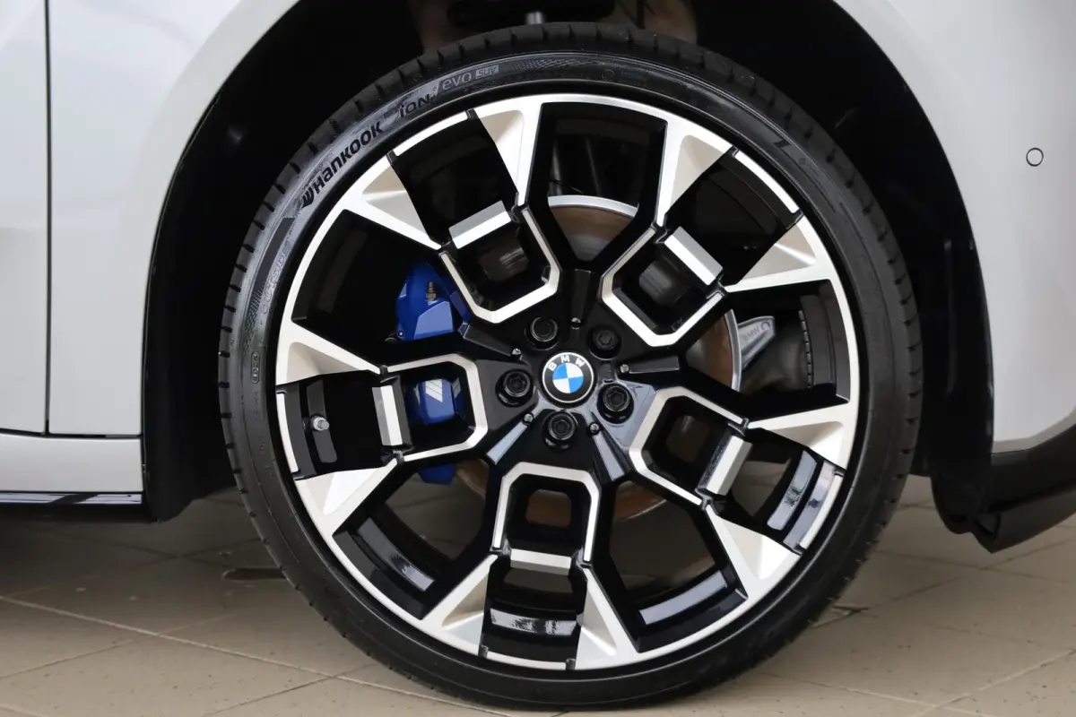 50 xDrive Innovation Pack | M Sportpakket | Elektrische Trekhaak | Panoramadak | Driving Assistant Plus | Parking Assistant professional | Parking Assistant professional | Harman Kardon