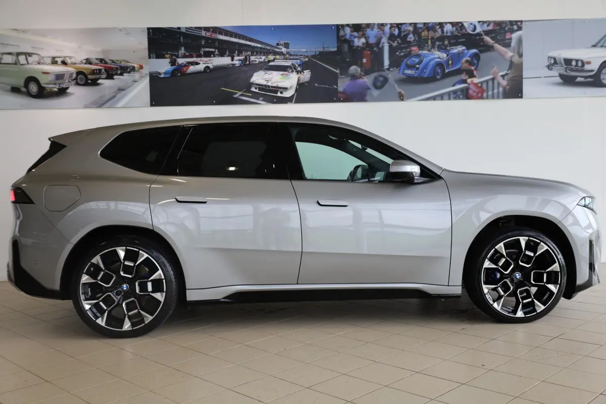 50 xDrive Innovation Pack | M Sportpakket | Elektrische Trekhaak | Panoramadak | Driving Assistant Plus | Parking Assistant professional | Parking Assistant professional | Harman Kardon