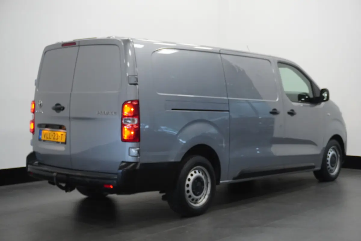 2.0 D-4D L3 122PK EURO 6 - Airco - Cruise - Navi - €9.950,- Excl