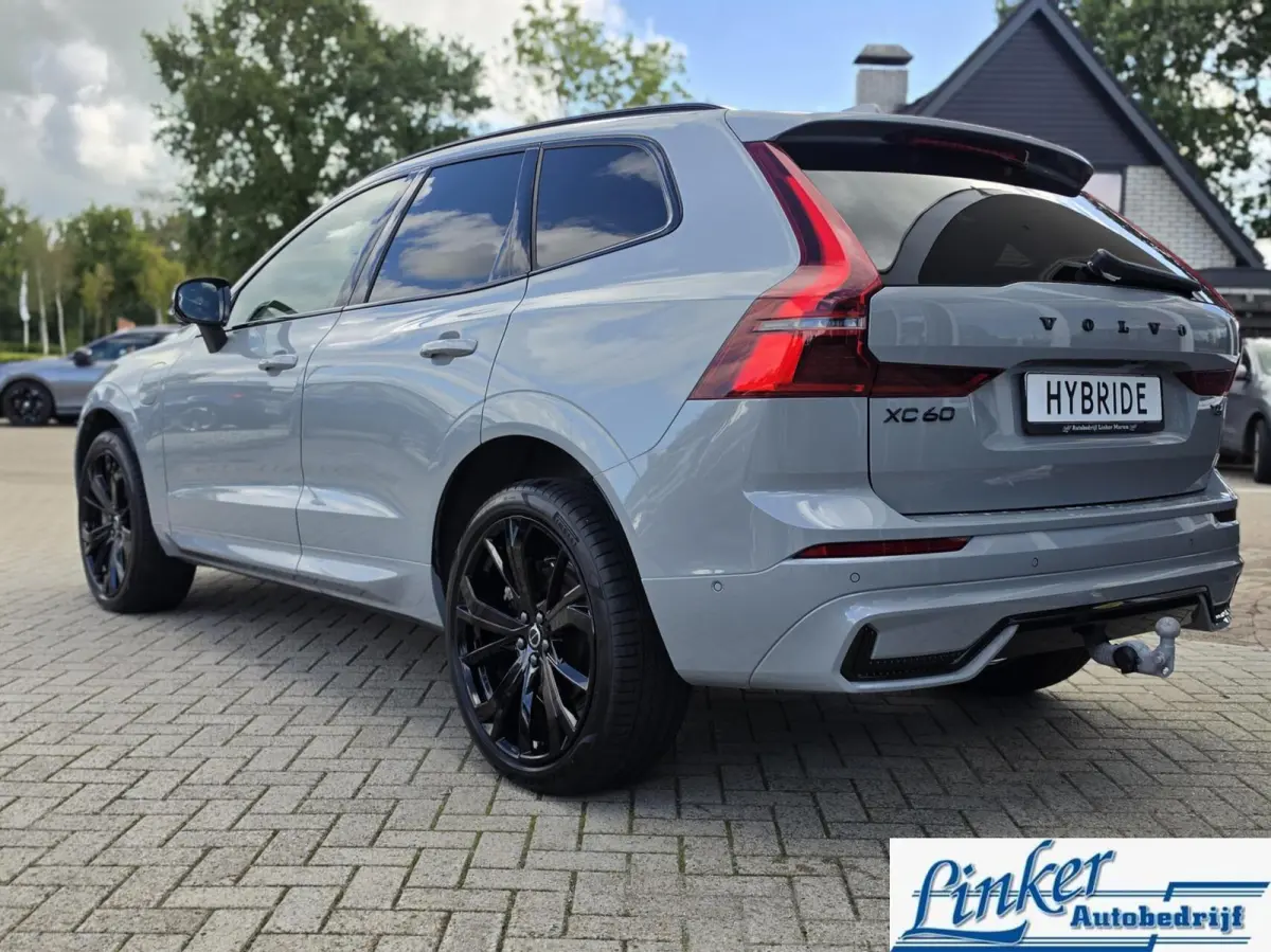 2.0 T6 Plug-in hybrid AWD Ultra Black Edition MY26|TREKH|PANO|H/K