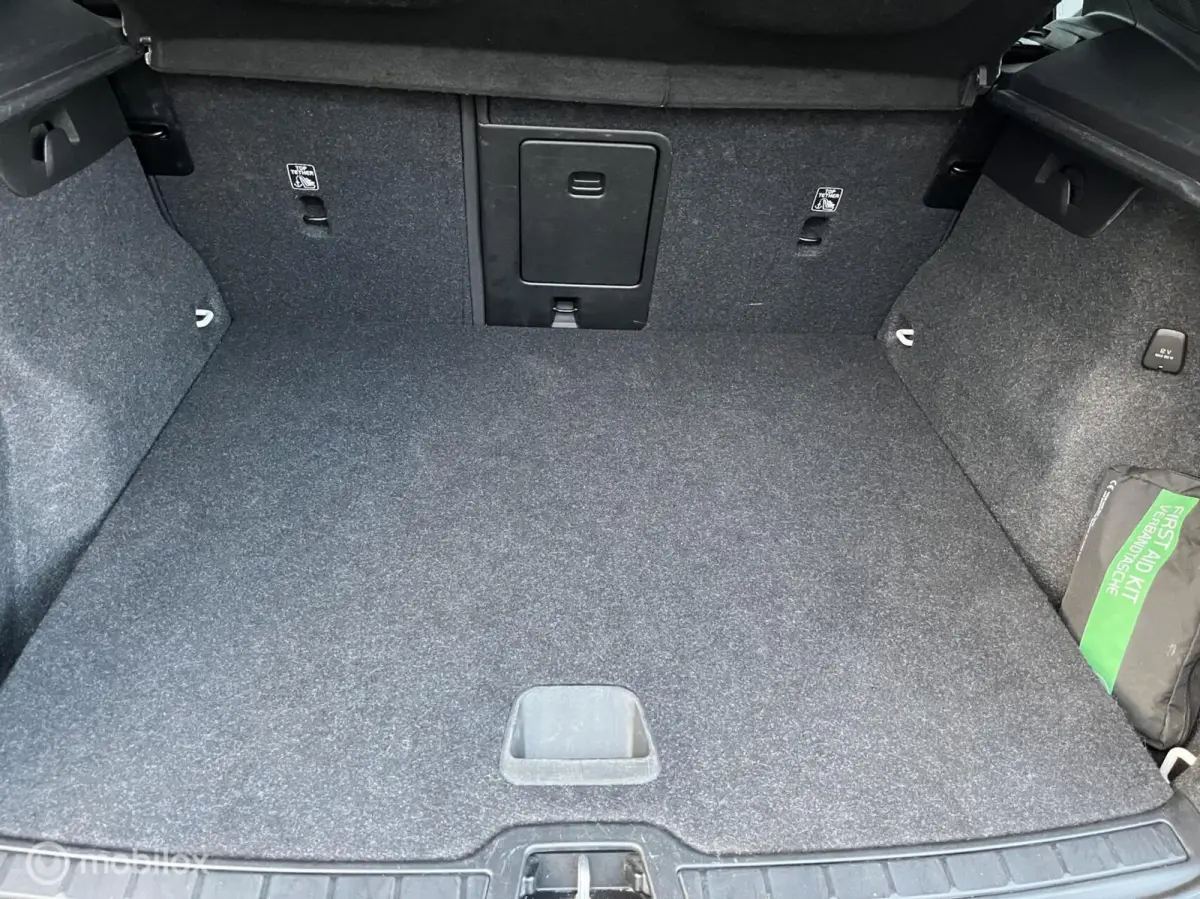 1.5 T4 Plug-in Hybrid 211PK Plus Dark H&K/PANODAK
