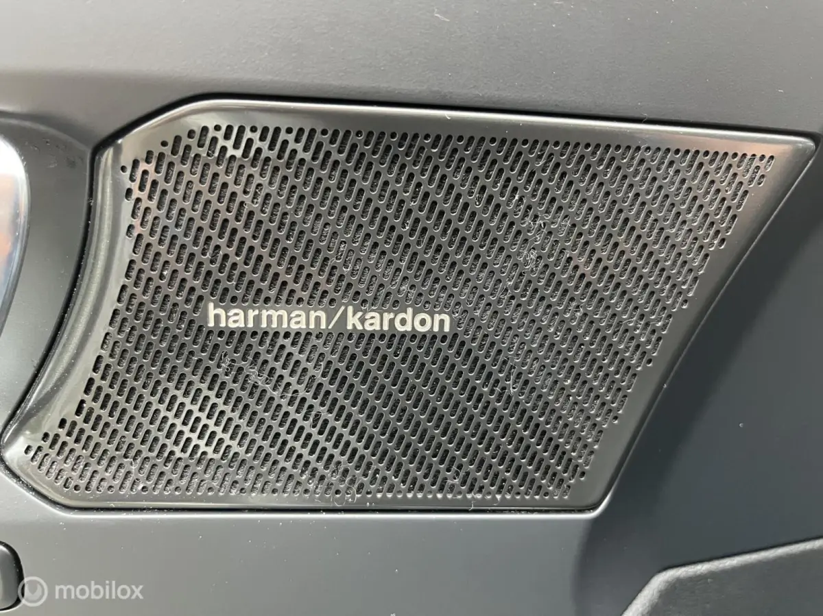 1.5 T4 Plug-in Hybrid 211PK Plus Dark H&K/PANODAK