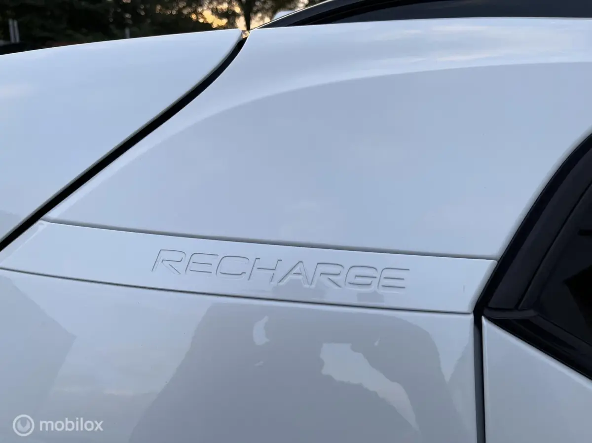 1.5 T4 Plug-in Hybrid 211PK Plus Dark H&K/PANODAK