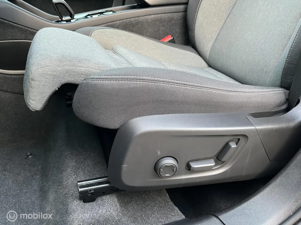 1.5 T4 Plug-in Hybrid 211PK Plus Dark H&K/PANODAK