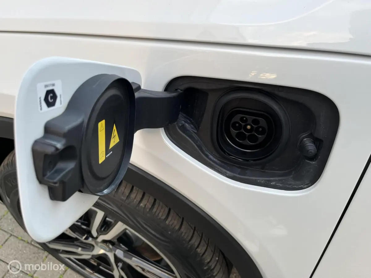 1.5 T4 Plug-in Hybrid 211PK Plus Dark H&K/PANODAK