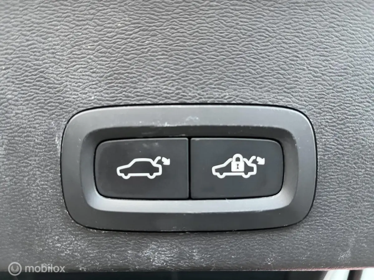 1.5 T4 Plug-in Hybrid 211PK Plus Dark H&K/PANODAK