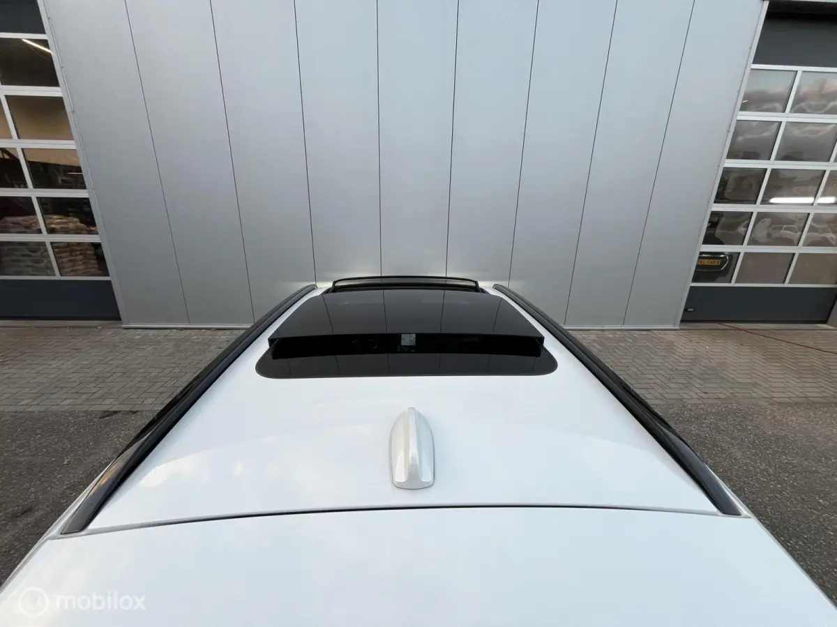 1.5 T4 Plug-in Hybrid 211PK Plus Dark H&K/PANODAK
