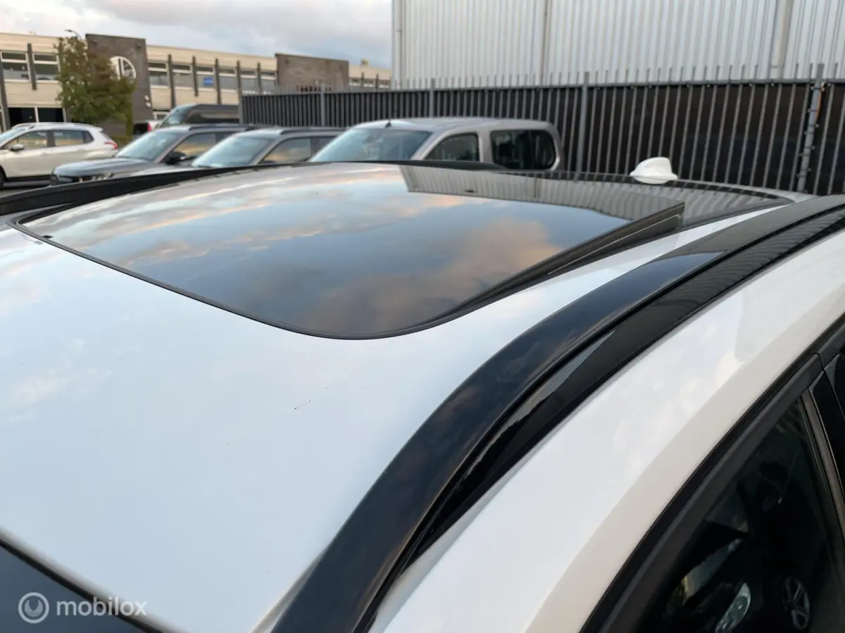 1.5 T4 Plug-in Hybrid 211PK Plus Dark H&K/PANODAK