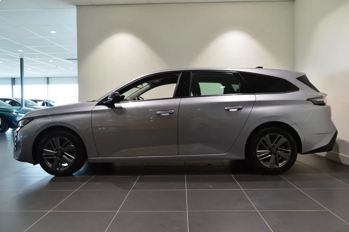 Active Pack Business | 1e-Eig.| Navi |  ECC | comfortstoel(en)  | Apple Carplay/Android Auto | Virtual Cockpit | Cruise Control | DAB |