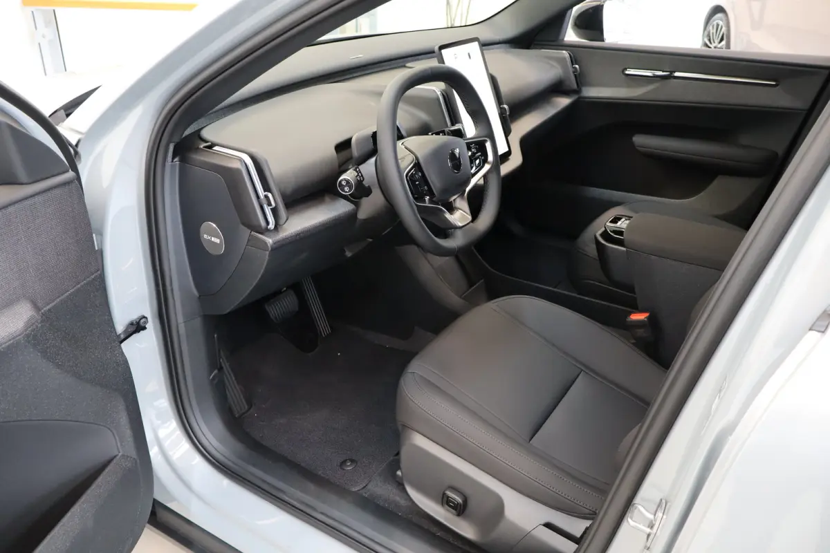 P5 Long Range Plus Europa 69 kWh | Achteruitrijcamera | Alarmsysteem | Apple Carplay/Android Auto|telefoonintegratie premium