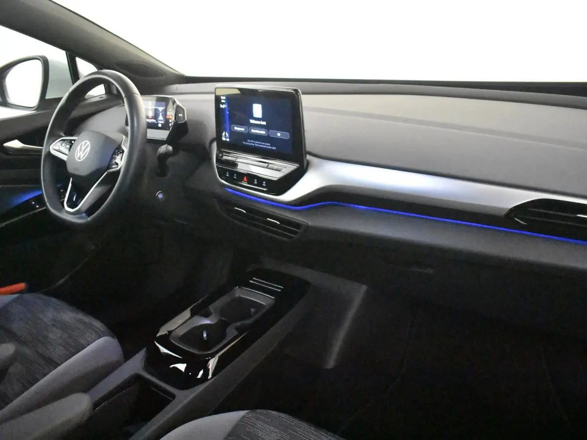 Pure 52 kWh l Adapt. Cr Control l Stoelverwarming l Keyless Start l 18" l Apple Car Play / Android l PDC V en A l