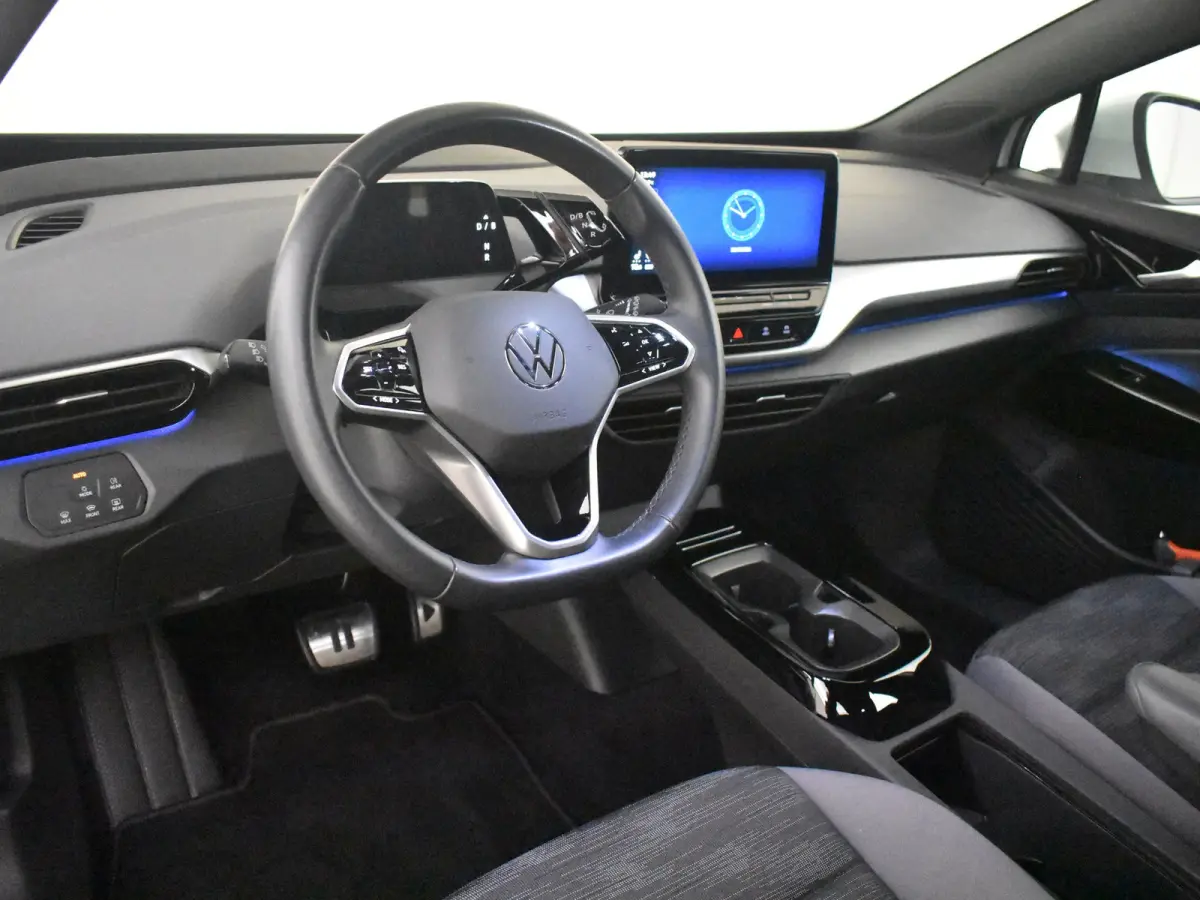Pure 52 kWh l Adapt. Cr Control l Stoelverwarming l Keyless Start l 18" l Apple Car Play / Android l PDC V en A l