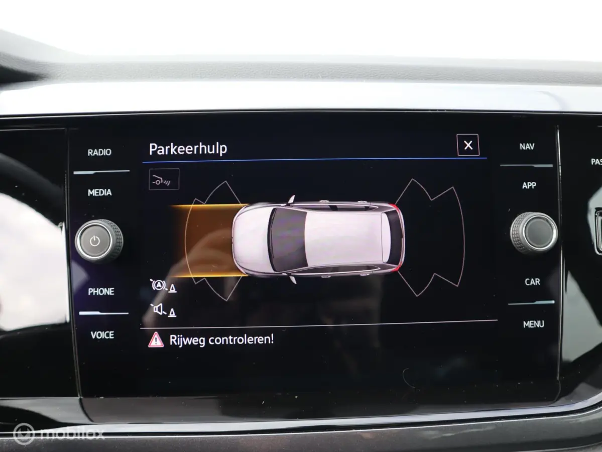 1.0 TSI R Line Digital cockpit Parkeersensoren