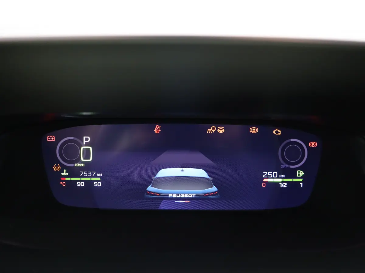 GT Hybrid 145 Apple Carplay | 8 Jaar Garantie | 360* Camera | PDC V+A | Dodehoekbewaking | 18" Lichtmetalen Velgen
