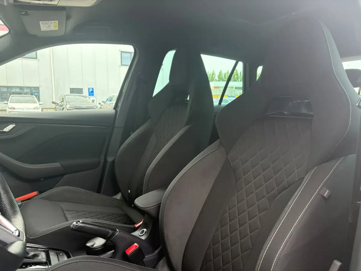 1.5 TSI 150 pk ACT Sport Business 7-DSG | Apple Carplay | Parkeersensoren | Cruise control |