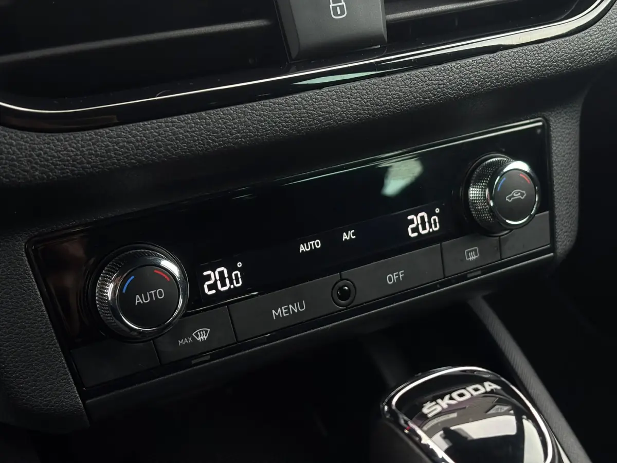 1.5 TSI 150 pk ACT Sport Business 7-DSG | Apple Carplay | Parkeersensoren | Cruise control |