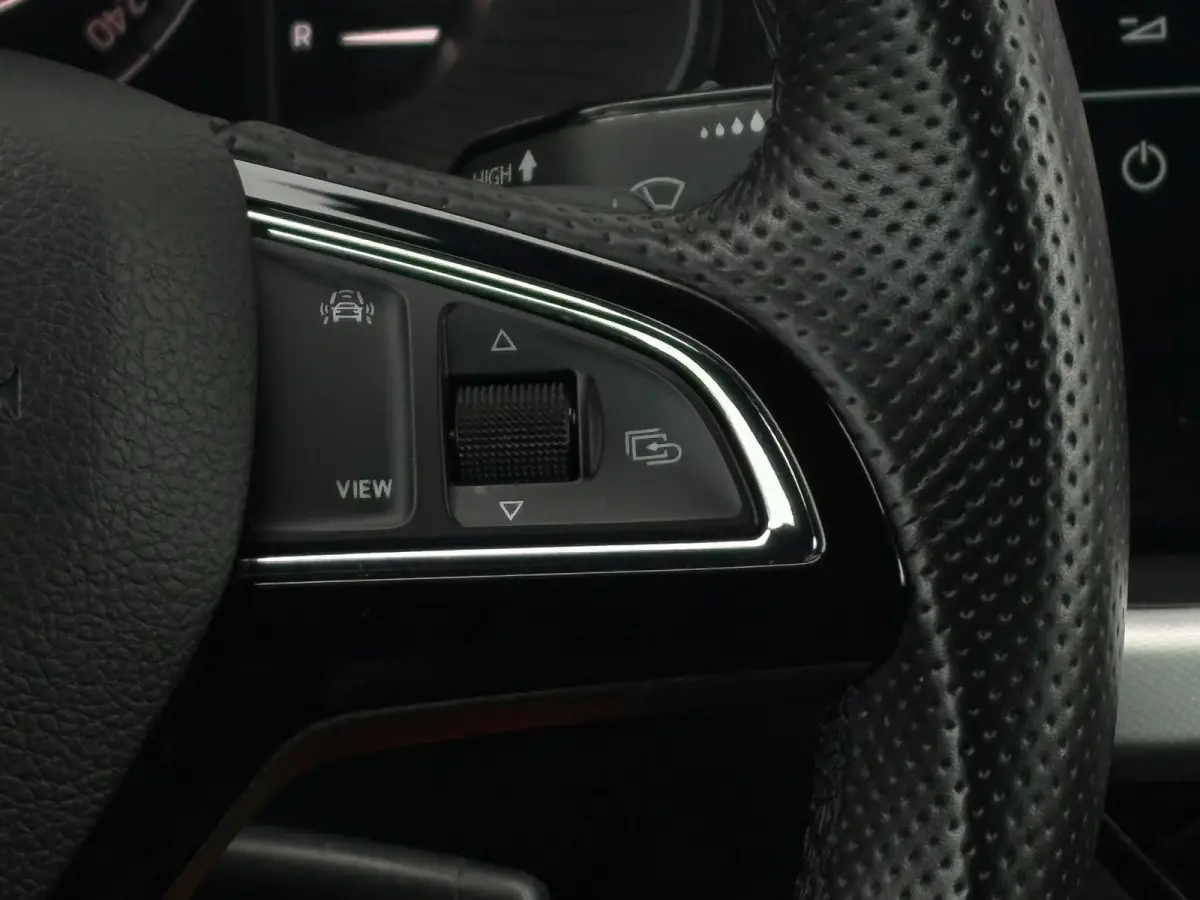 1.5 TSI 150 pk ACT Sport Business 7-DSG | Apple Carplay | Parkeersensoren | Cruise control |