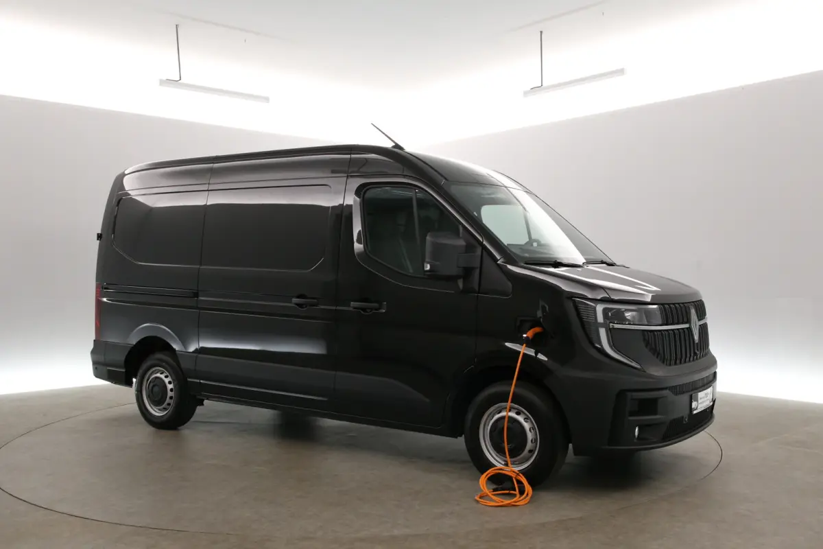 87 kWh Long Range L2H2 | NIEUW | Clima | Carplay | 2500kg Trekgew. | Camera | 3 Zits | LED | Parkeersens.