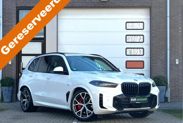 xDrive50e High Executive M Sport / BMW Nieren Iconic Glow / Head-UP / Panodak / Luchtvering / Soft Close / Harman-Kardon / 360 Camera / Trekhaak / Park Assist Prof / Individual Leder Merino 