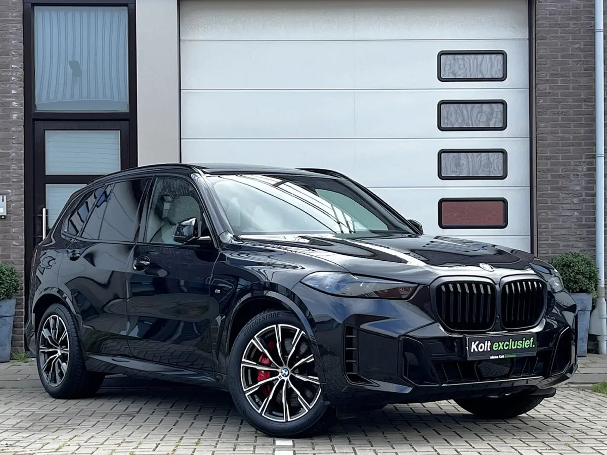 xDrive50e High Executive M Sport | Sky Lounge | Achteras Besturing | BMW Nieren Iconic Glow | Head-UP | Panodak Sky Lounge | Luchtvering | Soft Close | Harman-Kardon | 360 Camera | Trekhaak 