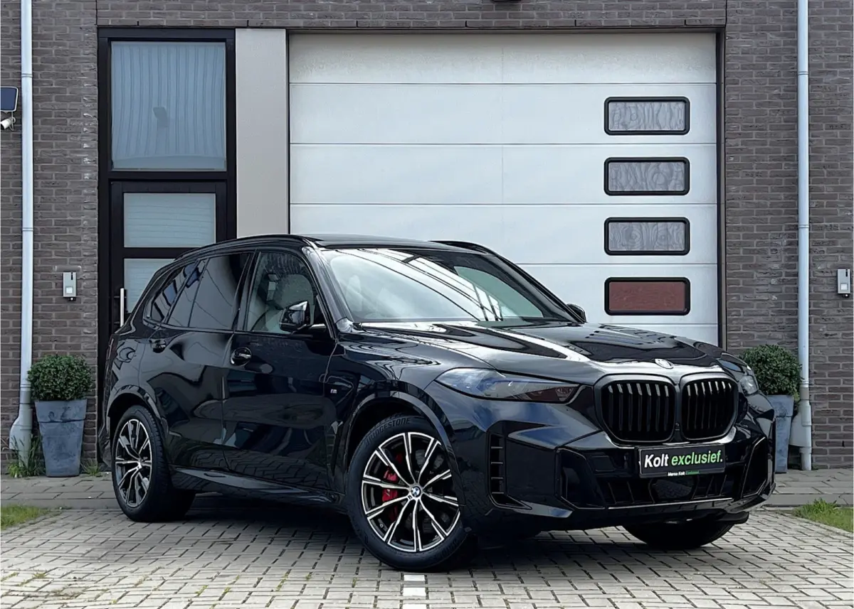 xDrive50e High Executive M Sport | Sky Lounge | Achteras Besturing | BMW Nieren Iconic Glow | Head-UP | Panodak Sky Lounge | Luchtvering | Soft Close | Harman-Kardon | 360 Camera | Trekhaak 