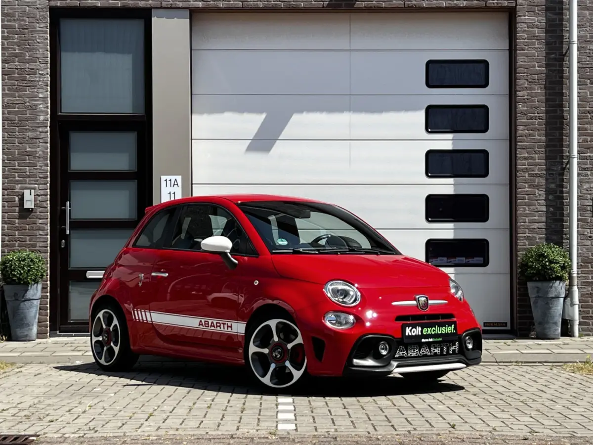 1.4 T-Jet Abarth 595 Turbo 145 PK | UNIEK 43000 KM | Corsa Pakket | Airco | 17"LM Velgen | Schaal Sport Stoelen | Navigatie | Park Sensors | Uniek!
