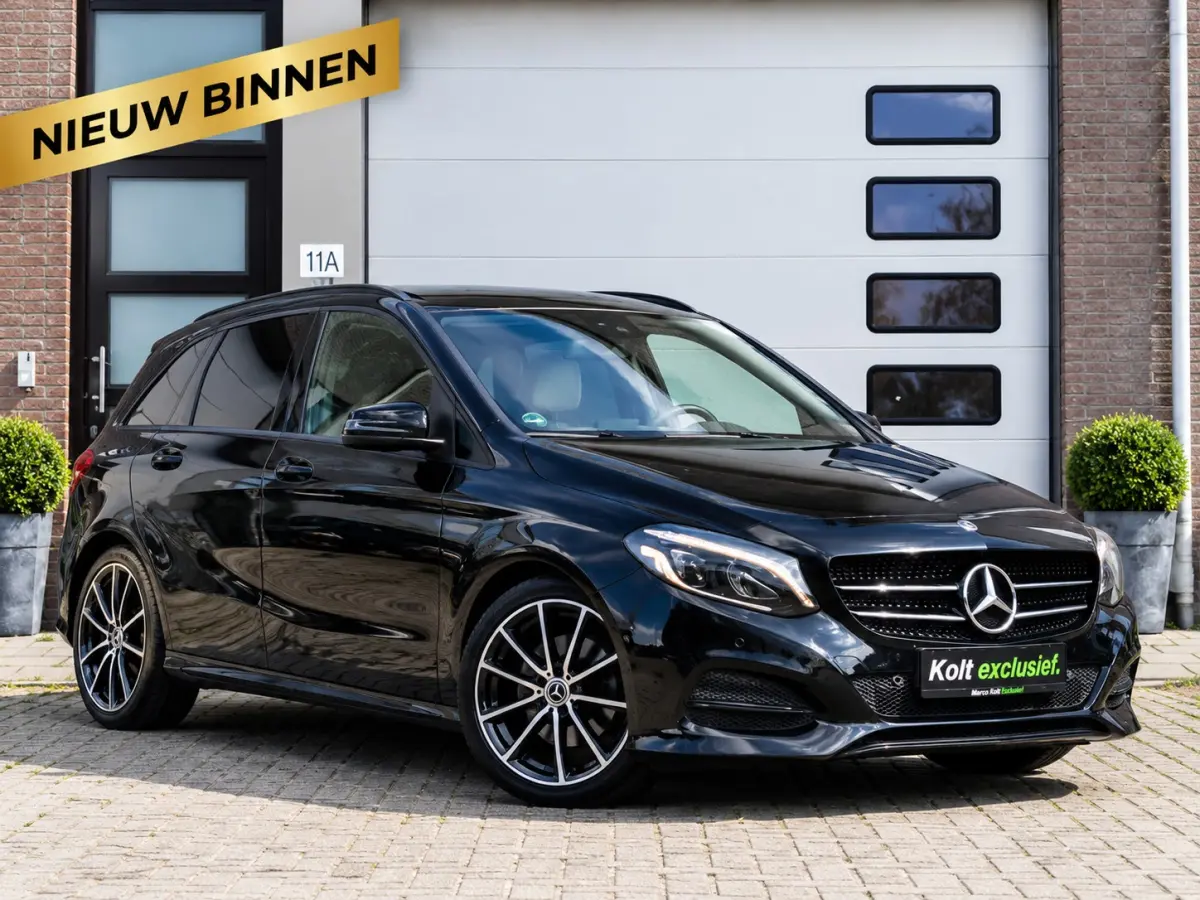 180 Business Solution AMG Upgrade Edition | Airco | Navigatie | Achteruitrijdcamera | Sport Int | 18" AMG Velgen | Wegklapbare Trekhaak | 1e Eigenaar!