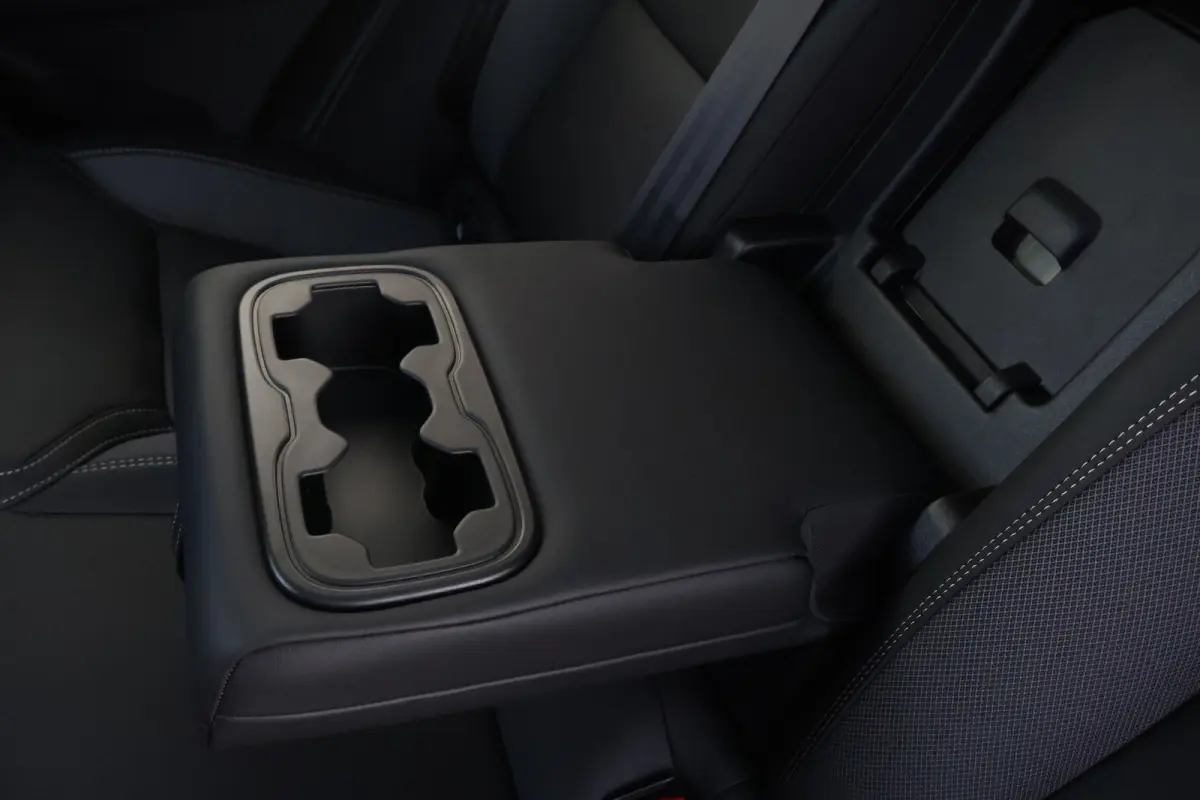 Plus Black Edition Recharge Plug-In Hybrid AWD | Luchtvering | 360 | HUD | H&K | Panodak |