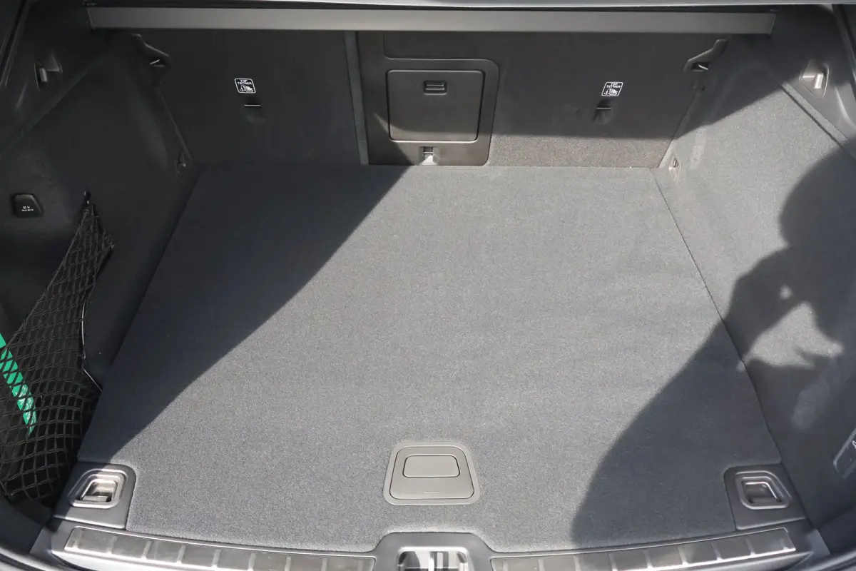 Plus Black Edition Recharge Plug-In Hybrid AWD | Luchtvering | 360 | HUD | H&K | Panodak |
