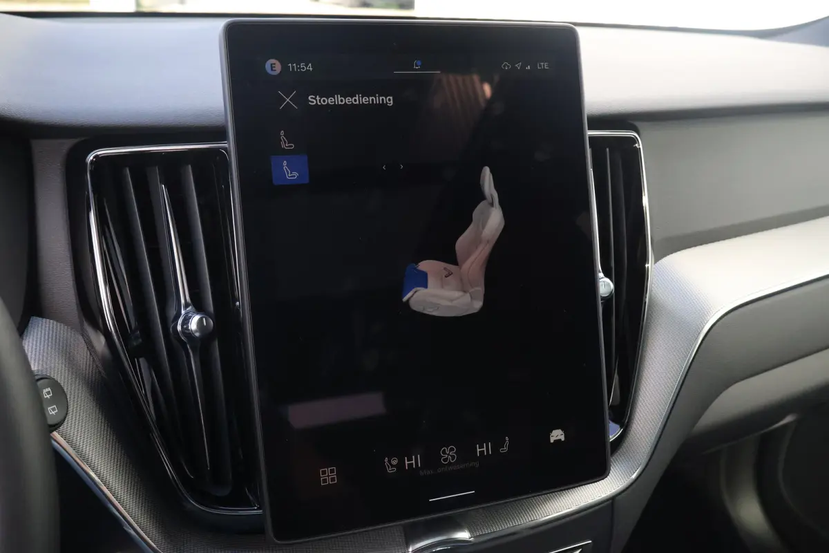 Plus Black Edition Recharge Plug-In Hybrid AWD | Luchtvering | 360 | HUD | H&K | Panodak |