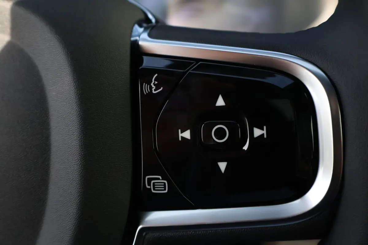 Plus Black Edition Recharge Plug-In Hybrid AWD | Luchtvering | 360 | HUD | H&K | Panodak |