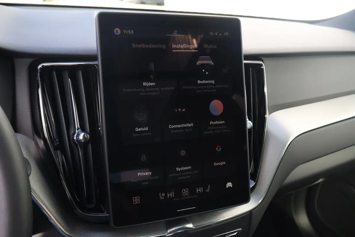 Plus Black Edition Recharge Plug-In Hybrid AWD | Luchtvering | 360 | HUD | H&K | Panodak |
