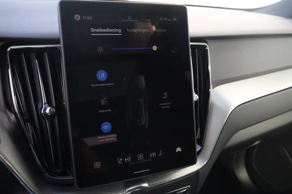 Plus Black Edition Recharge Plug-In Hybrid AWD | Luchtvering | 360 | HUD | H&K | Panodak |