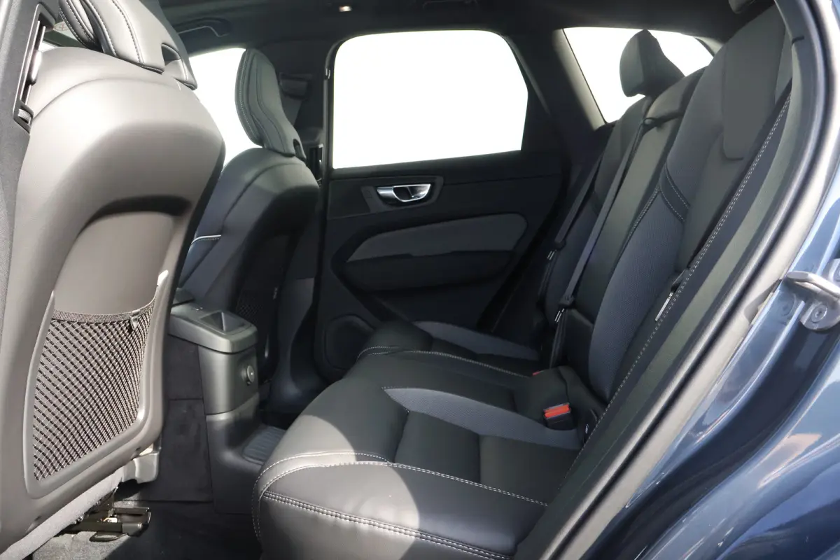 Plus Black Edition Recharge Plug-In Hybrid AWD | Luchtvering | 360 | HUD | H&K | Panodak |
