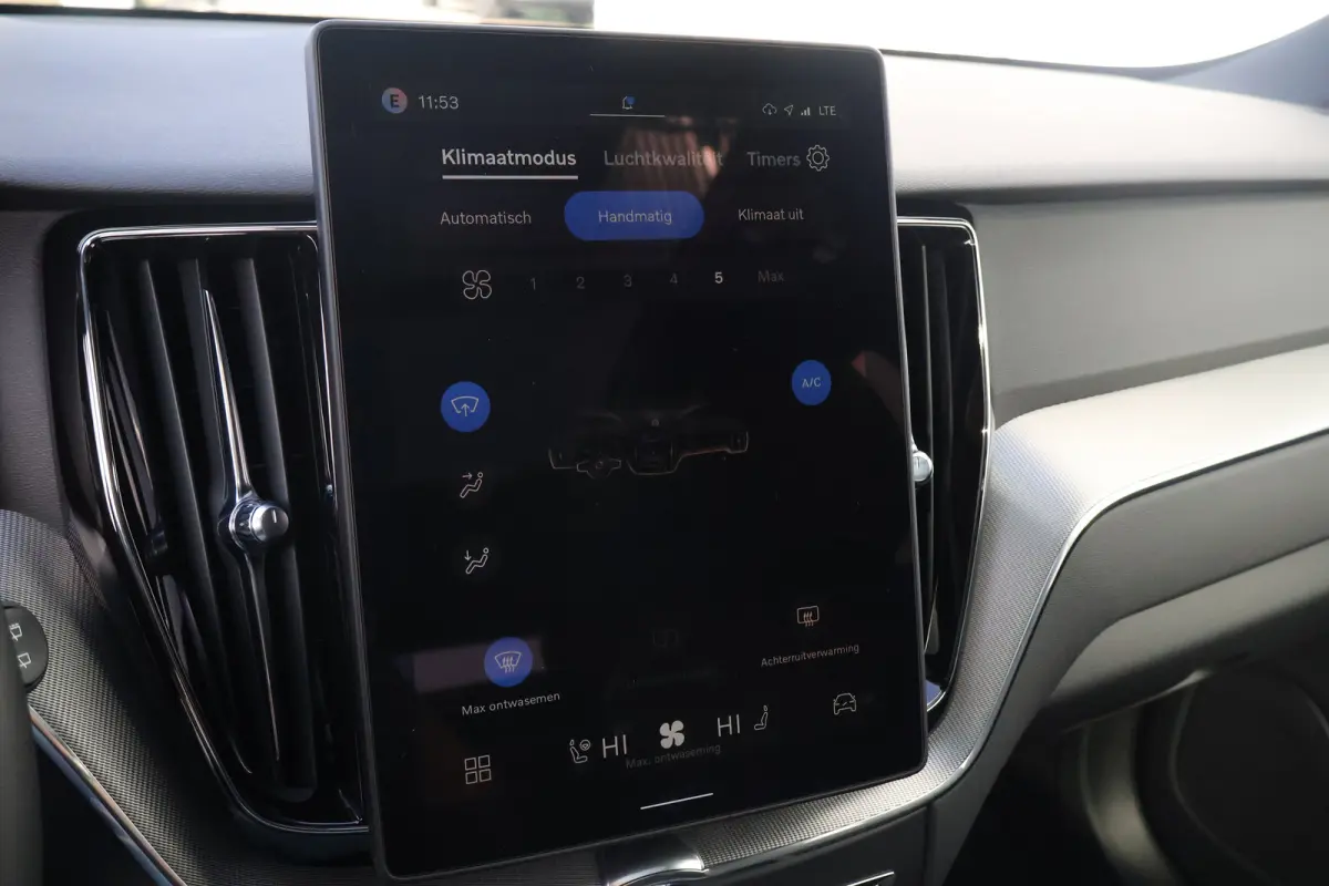 Plus Black Edition Recharge Plug-In Hybrid AWD | Luchtvering | 360 | HUD | H&K | Panodak |