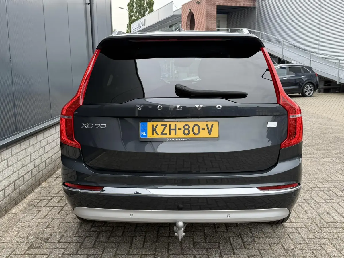 2.0 T8 Recharge AWD Inscription Expression 19"/Leder/Trekhaak/Standkachel/Harman Kardon/Camera/Full LED/Apple Carplay & Android Auto/Keyless/Adaptieve cruise