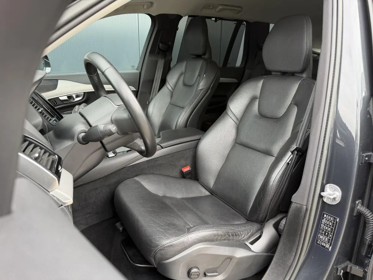 2.0 T8 Recharge AWD Inscription Expression 19"/Leder/Trekhaak/Standkachel/Harman Kardon/Camera/Full LED/Apple Carplay & Android Auto/Keyless/Adaptieve cruise