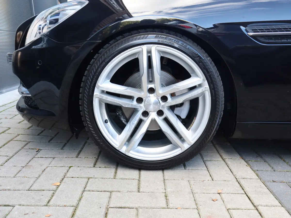 200 K. AMG-line 184PK NIEUWSTAAT I 2ste eig. I AMG-line I Navi I Leer I Nekverwarming I Winterpakket I 18" I