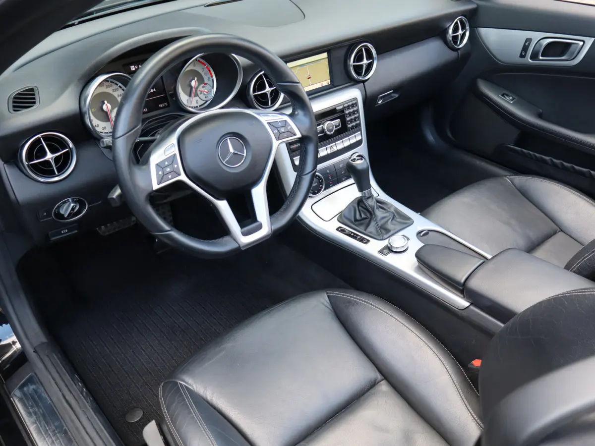 200 K. AMG-line 184PK NIEUWSTAAT I 2ste eig. I AMG-line I Navi I Leer I Nekverwarming I Winterpakket I 18" I