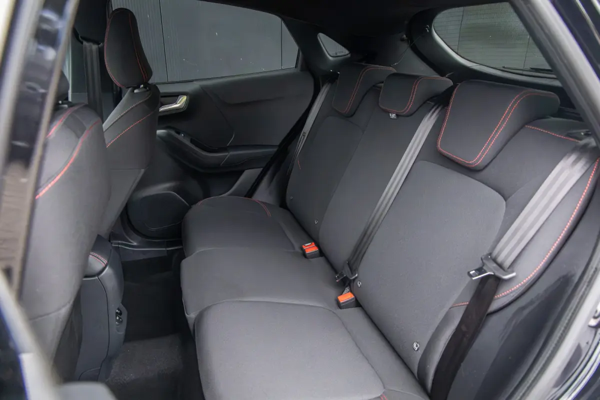 1.0 EcoBoost ST-Line | Automaat | Full LED | Winter-pack | Privacy-glass | Parkeercamera | Apple carplay / andriod auto