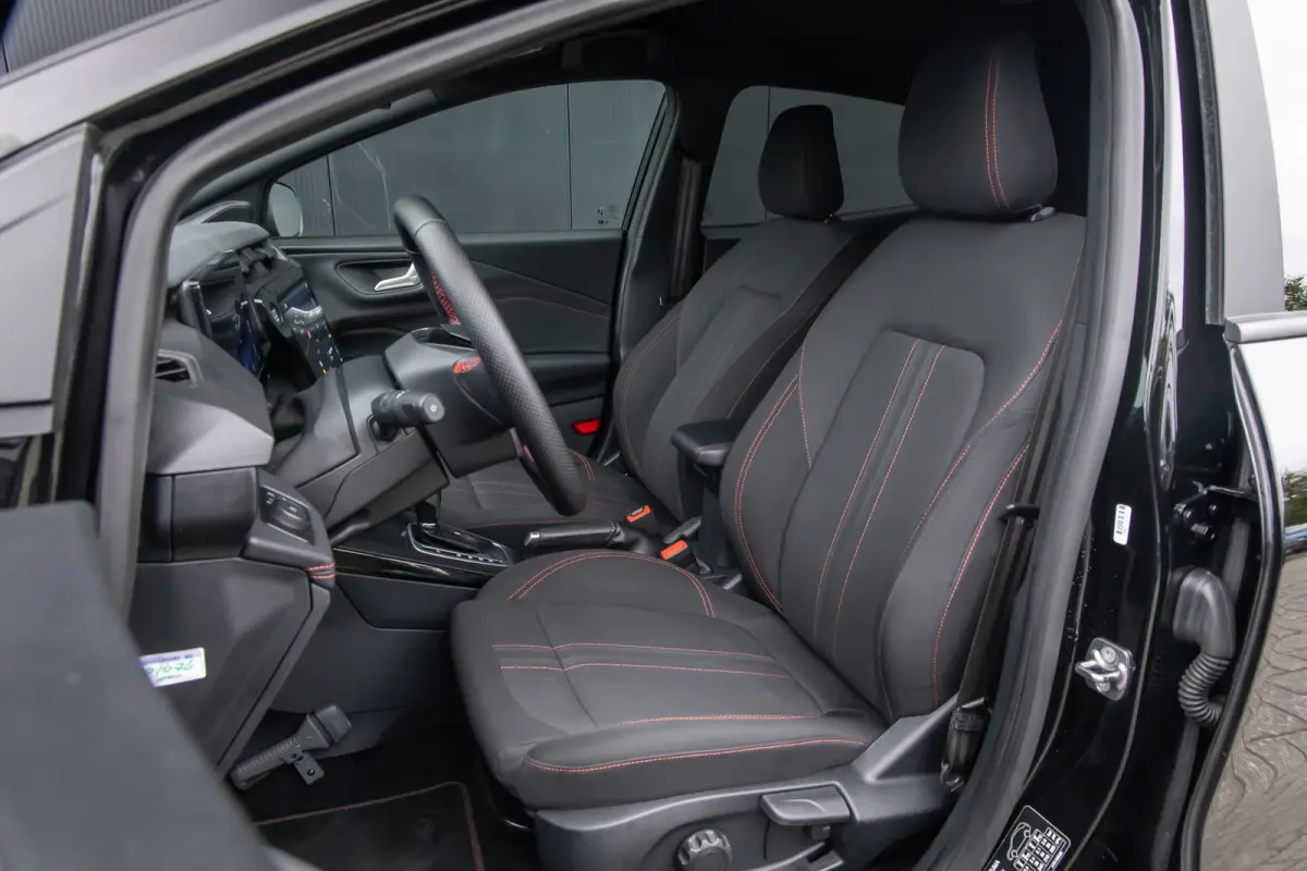 1.0 EcoBoost ST-Line | Automaat | Full LED | Winter-pack | Privacy-glass | Parkeercamera | Apple carplay / andriod auto
