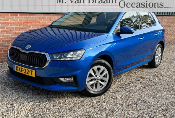 1.0 TSI Business Edition Navigatie/ ACC /Pdc/Camera / LED / Keyless /DAB+