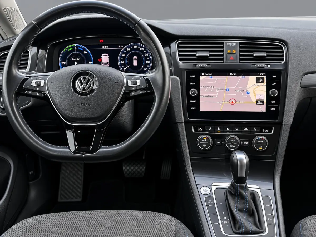 E-DITION 90,2% | Adaptive Cruise | Virtual Cockpit | CCS Snelladen | PDC | Stoelverwarming | Dealeronderhouden | 1e Eigenaar | NL Auto |