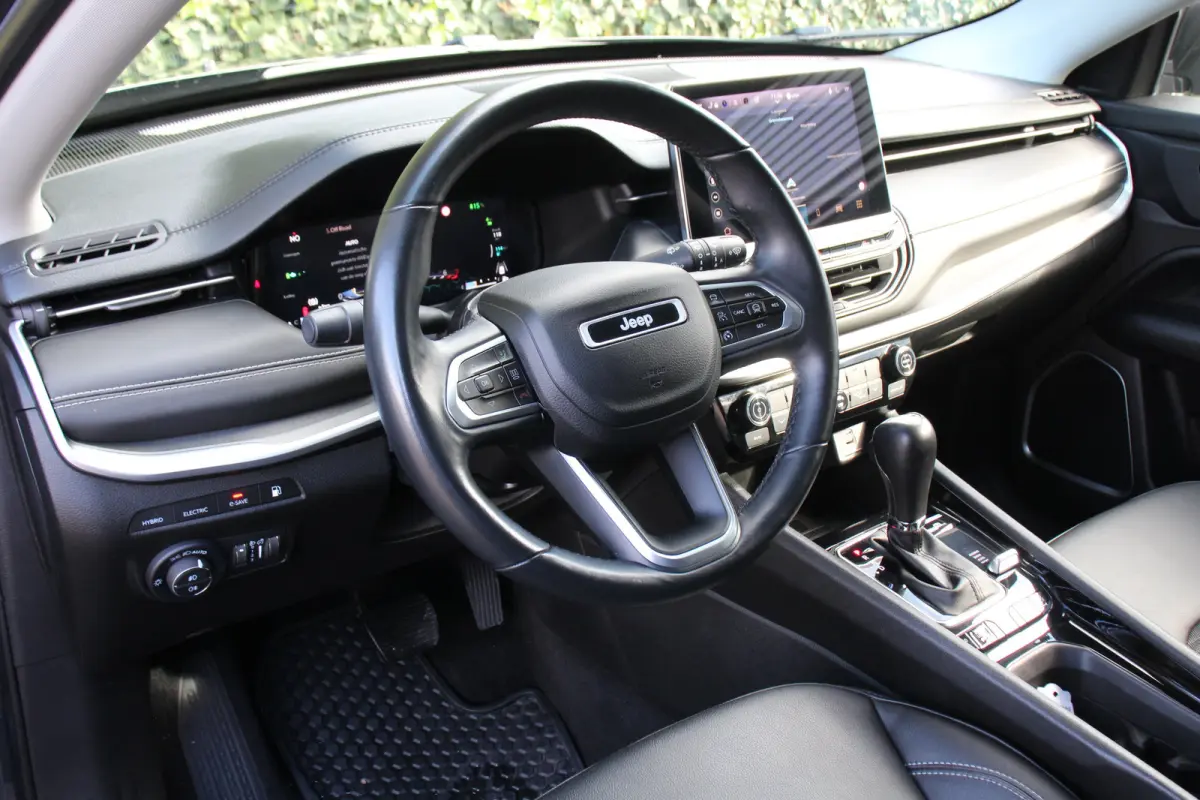 4xe 240 Plug-in Hybrid Limited | NL-AUTO! | ADAPTIVE CRUISE | STOELVERWARMING | LANE ASSIST | CAMERA | ALL SEASON | LED | PARK SENS V+A | HALF LEDER