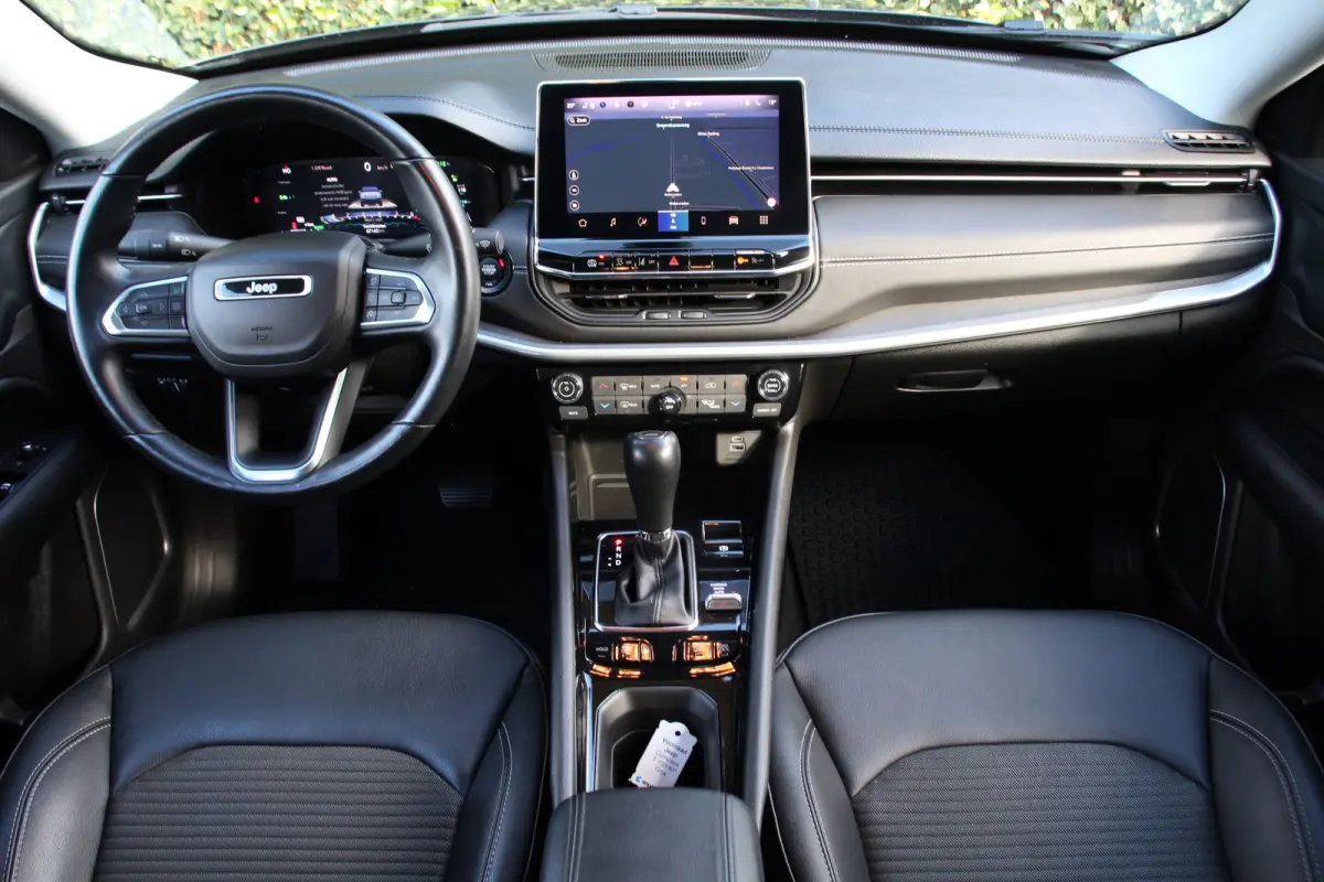 4xe 240 Plug-in Hybrid Limited | NL-AUTO! | ADAPTIVE CRUISE | STOELVERWARMING | LANE ASSIST | CAMERA | ALL SEASON | LED | PARK SENS V+A | HALF LEDER