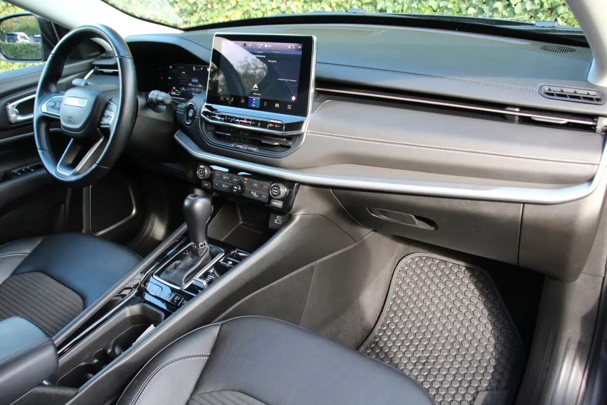 4xe 240 Plug-in Hybrid Limited | NL-AUTO! | ADAPTIVE CRUISE | STOELVERWARMING | LANE ASSIST | CAMERA | ALL SEASON | LED | PARK SENS V+A | HALF LEDER
