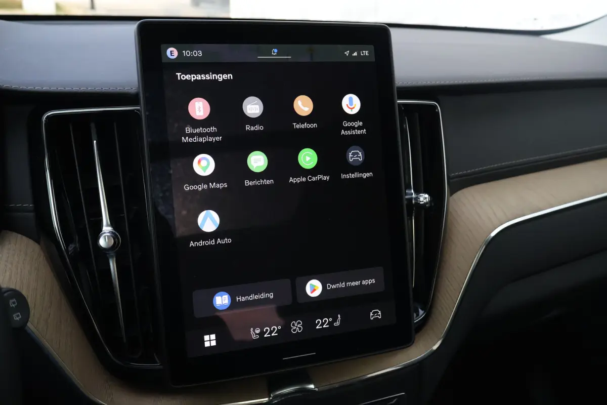 2.0 T6 Plug-in hybrid AWD Ultra Dark | Trekhaak | Luchtvering | Pano | HUD | Zomerbanden 20" | Bright Dusk |