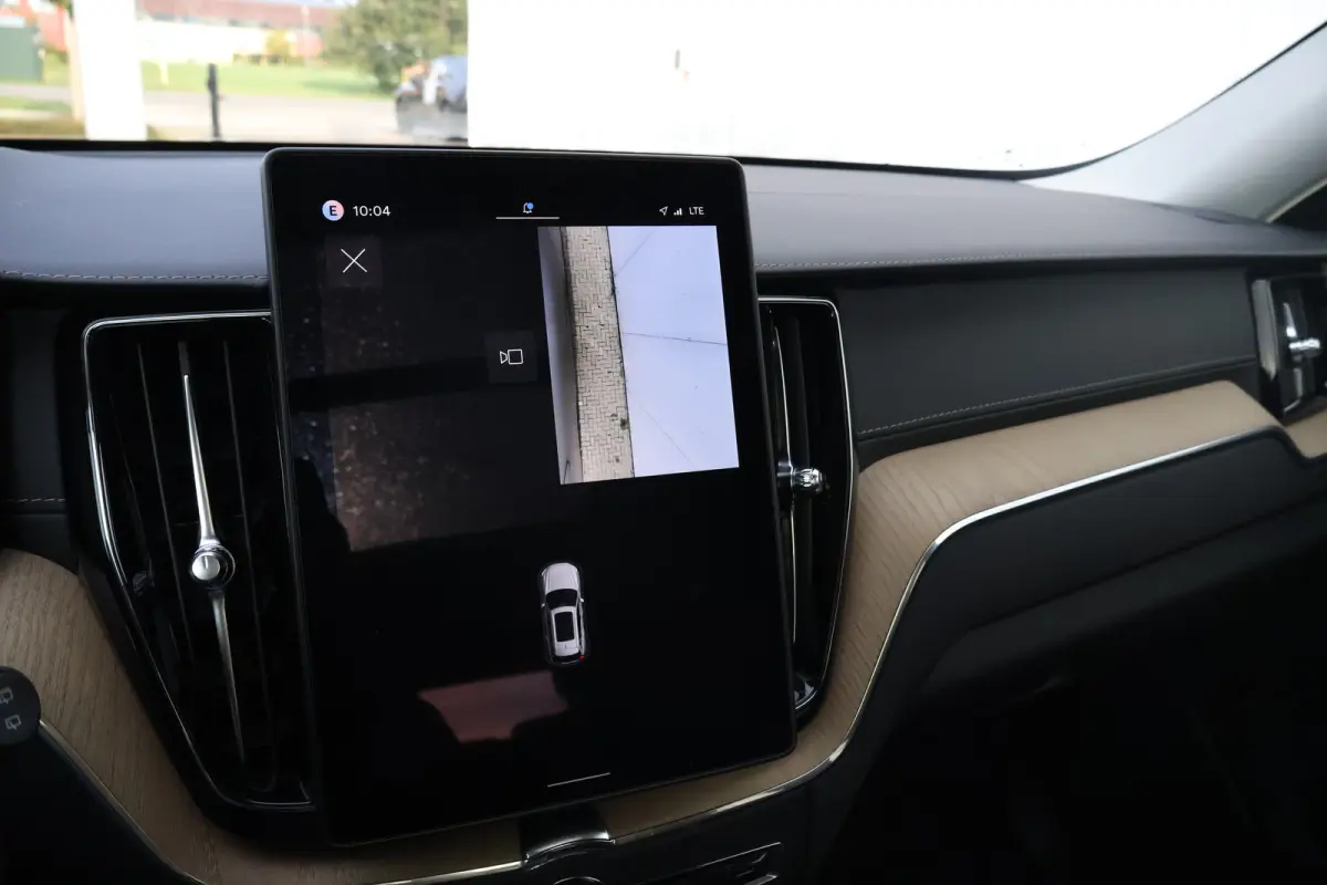 2.0 T6 Plug-in hybrid AWD Ultra Dark | Trekhaak | Luchtvering | Pano | HUD | Zomerbanden 20" | Bright Dusk |