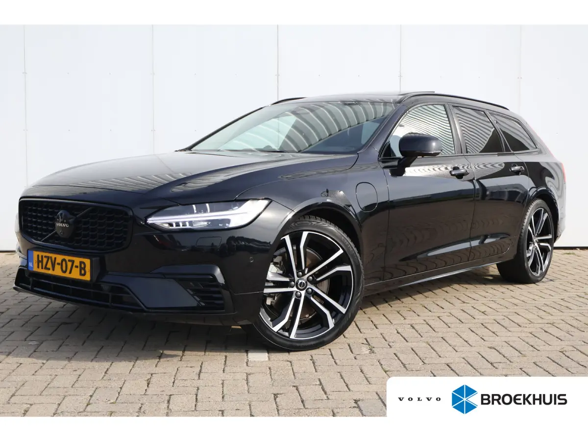 2.0 T8 Plug-in hybrid AWD Ultra Dark | Trekhaak | Luchtvering | 20" All Seasons | Pano | Massage |
