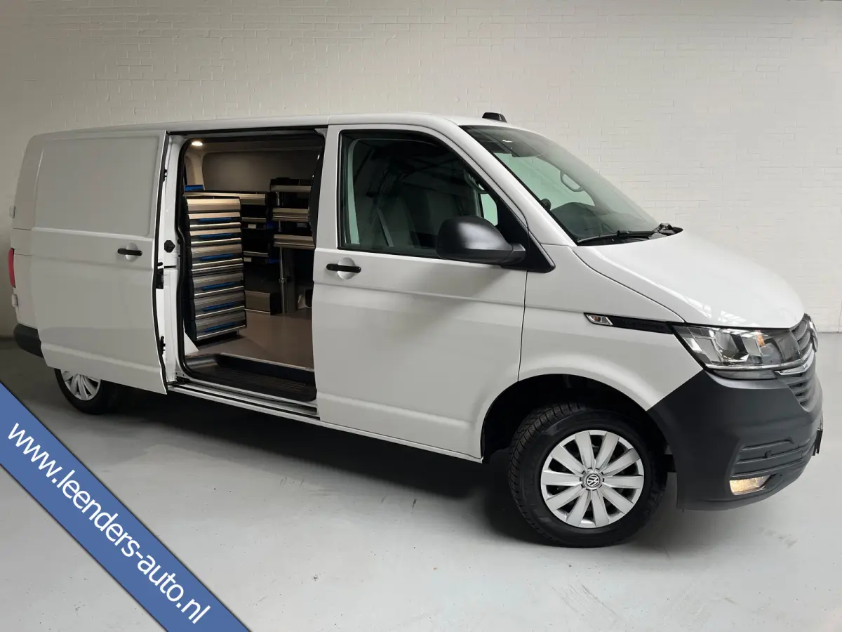 Automaat DSG Servicewagen 2.0 TDI 150pk L2H1 3Persoons Sortimo Inrichting, Airco, Navigatie, RIJKLAARPRIJS!